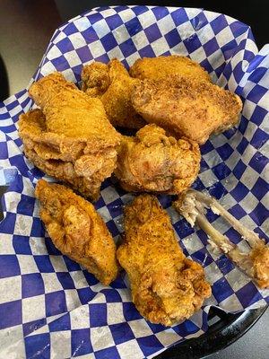 Southern style fried chicken wings were so delicious!!