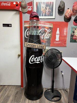 Coca Cola theme super old school, high recommend to stop by to get your oil change!