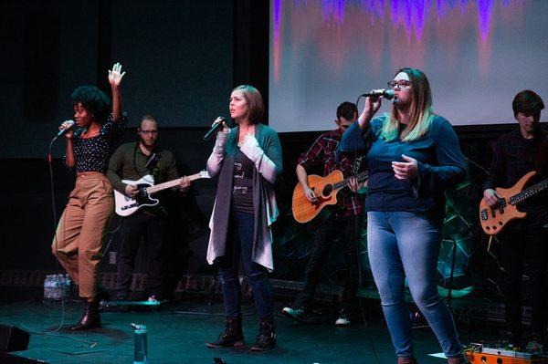 We love to sing & worship!