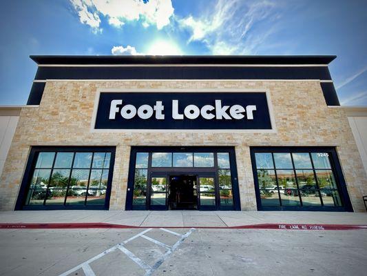 Front of the largest Foot Locker store in the world