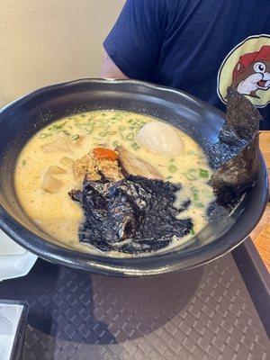 Black Tonkatsu ramen