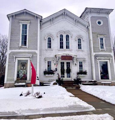 Nathan Hale Antique Center