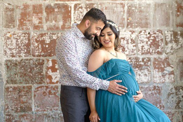 Studio maternity photoshoot with couple at Astoria based photo studio.