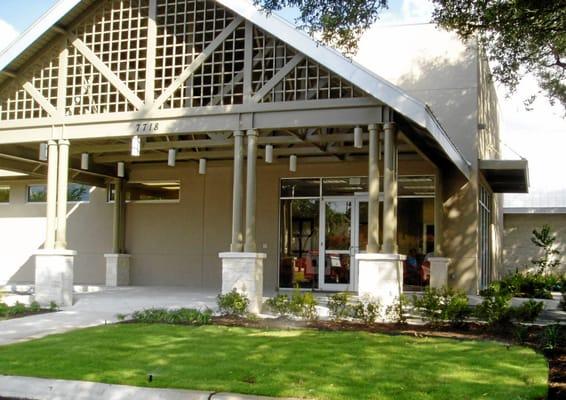 Building Entrance - Dr. Johnny Reyna Center for Cancer Treatment