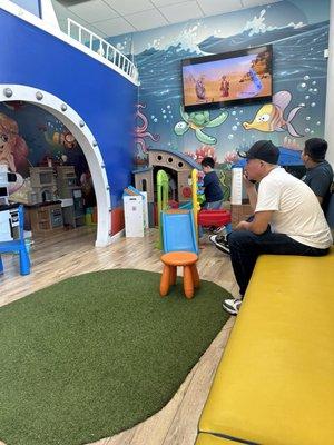 Waiting play area