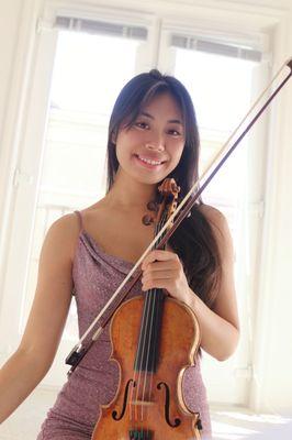 Violin Instructor Ruby Luu