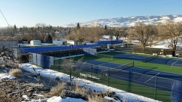 Friendly people, always a pick up game available. USTA teams every season. Showers, bathrooms, picnic area, viewing deck.