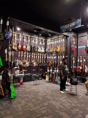 Bass guitar wall