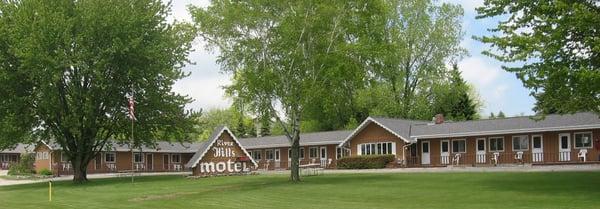 Three separate buildings offer rooms with 1, 2 or 3 beds in each.