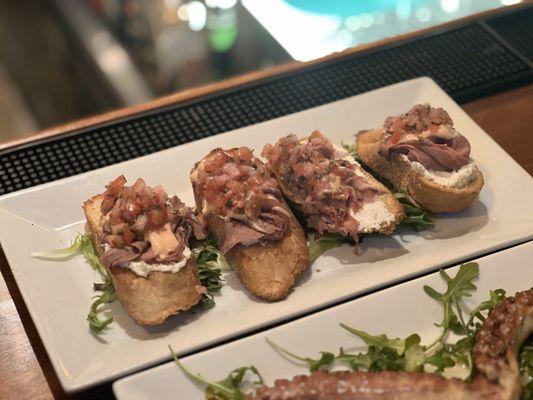 Filet Crostinis