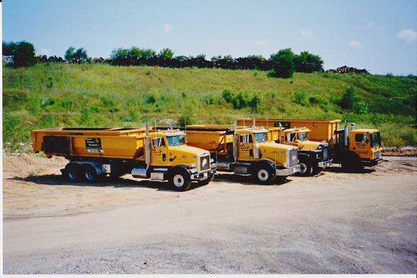 Roll-off dumpster rentals available for all of your renovation, new construction, roofing, estate clean up projects.