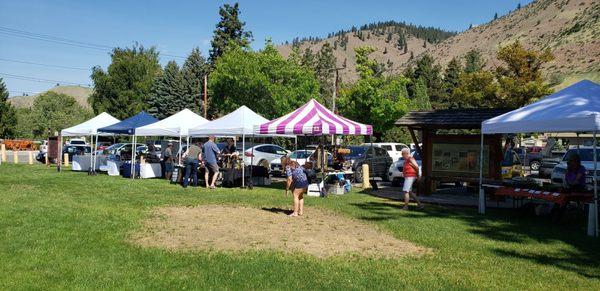 Small Farmers Market on Sunday