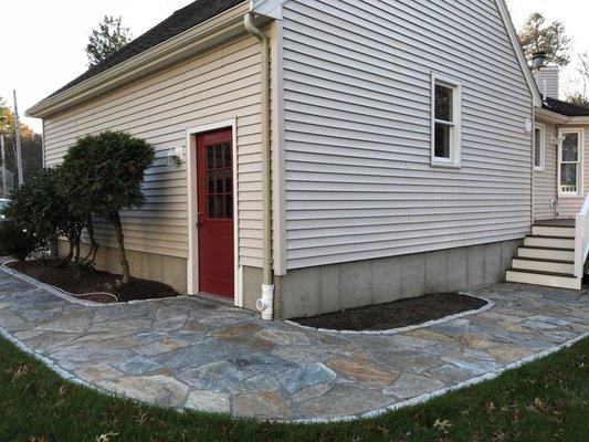 walkway accented w/ cobblestones