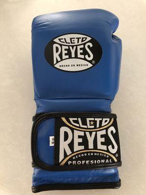 Cleto Reyes boxing gloves