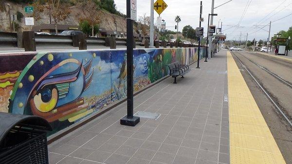 With the location and the valley, it features the many designs of art and the many murals.