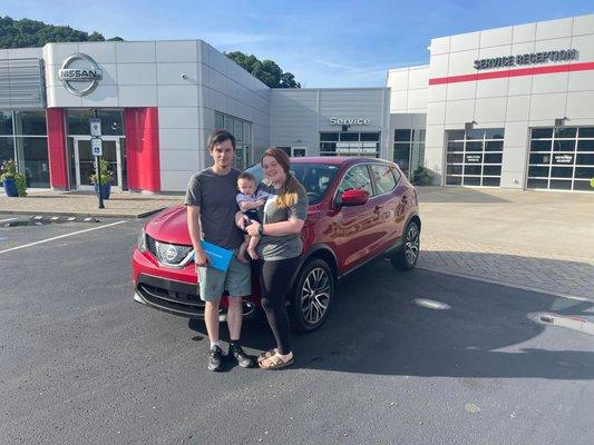 Congrats to Donnie Spriggs and Emily Sizemore on their 2018 Nissan Rogue Sport