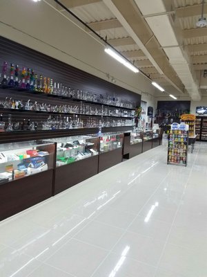 Very clean store. Not like walking into a cloud of vapor. Great selection too.