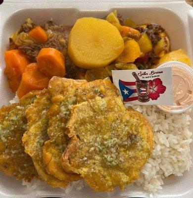 Arroz Blanco, Carne Guisada, & Tostones / White Rice, Beef Stew, Fried Plantains