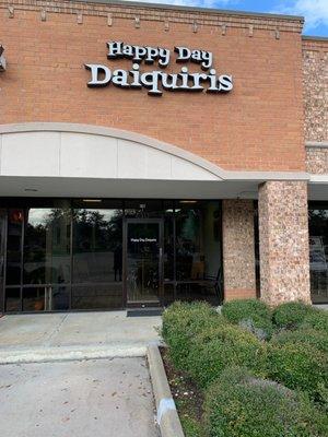 Neighborhood Daiquiri Shop, Grab&Go or Stay&Sip