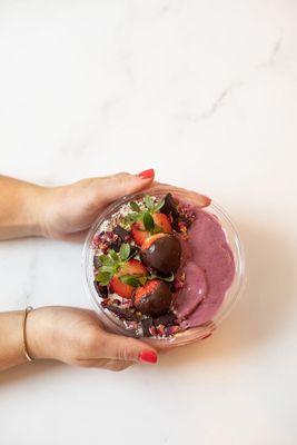 Chocolate Covered Strawberry Smoothie Bowl