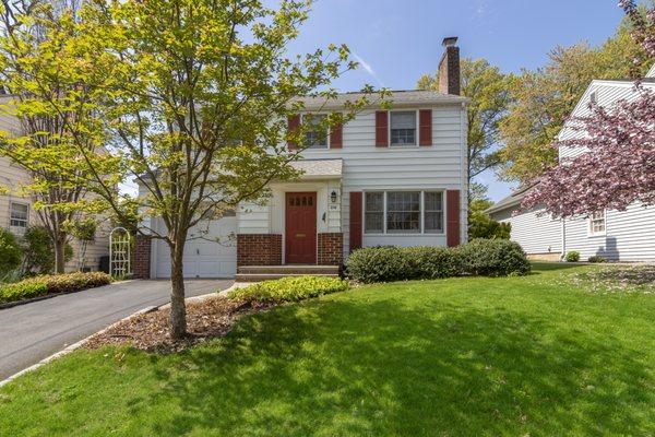 Sold in Fanwood, NJ for $471,000