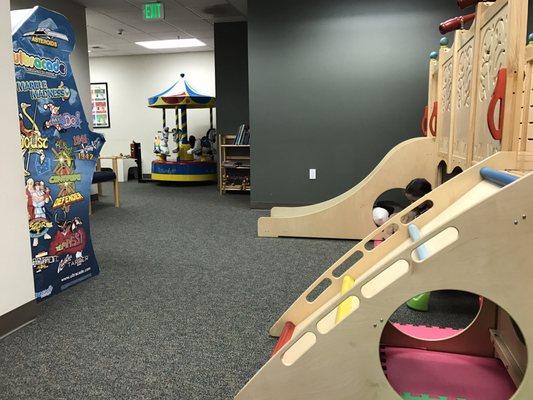 Huge playroom for kids of all ages. There was a lot of through put into this room.