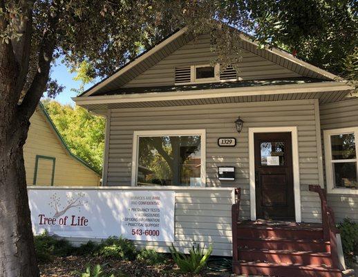 Cute craftsman style house!