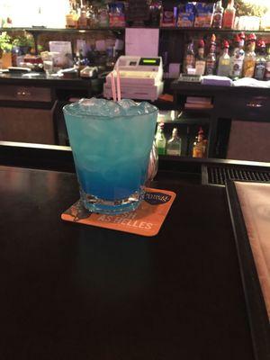 Blue Maui and lemonade .... on a hot summer Monday afternoon .... why not !!!