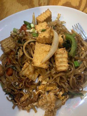 Spicy rice noodles with crispy tofu