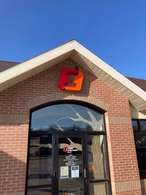 Exterior image of First Interstate Bank in Chamberlain, SD.