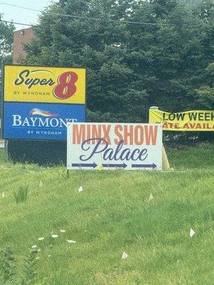 Sign in front of detour entrance