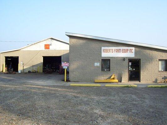 Roberts Farm Equipment 11377 State Route177 Camden, Ohio 45311 ph 800-367-8751