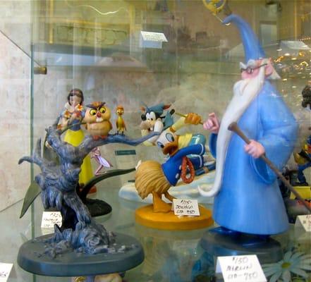 Merlin and Archimedes figurines, from Disney's "The Sword in the Stone" (Walt Disney Classics Collection)