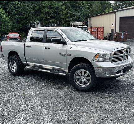 4" Lift 20" Chrome Moto Metal Wheels 33x12.50R20 Heritage RidgeRunner AT's