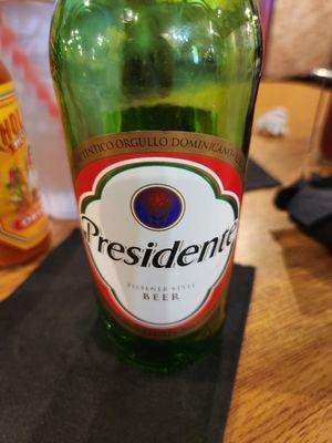 They have a full bar and serve Presidente!