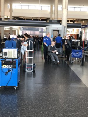 Long lines at Bradley International Airport (Windsor Locks, CT)