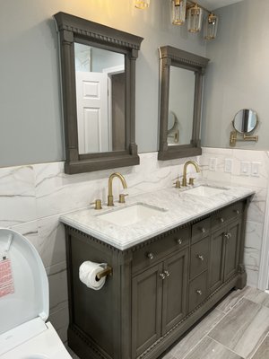 Double Vanity bathroom