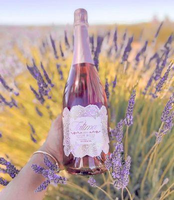 Brut Rose is made of Pinot Noir grapes from Sonoma Coast. The wine overflows red fruits in the glass, raspberry, cranberry and strawberry.