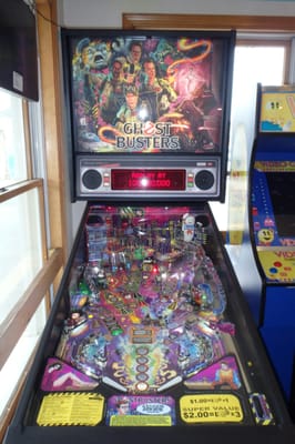 Yeah! Ghostbusters pinball in the arcade!!