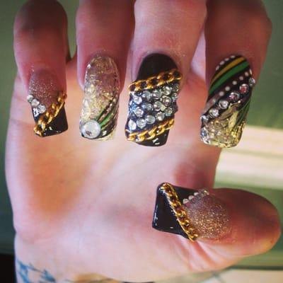 Chain nails