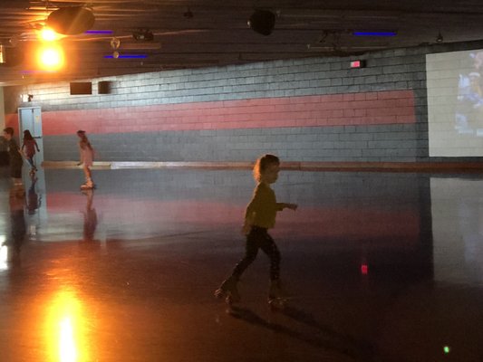 The place was not crowded, even on a Sunday afternoon. It made it easy to skate