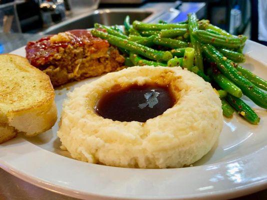 Meatloaf dinner