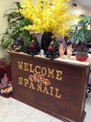 When you enter this awesome salon, you are immediately greeted by an amazing decorum!