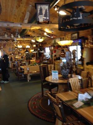 Ya gotta stop here if you like cabin decor. Apart sensory overload. A delight!