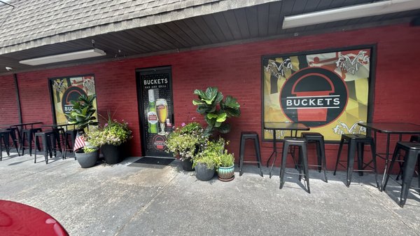 Buckets Sports Bar