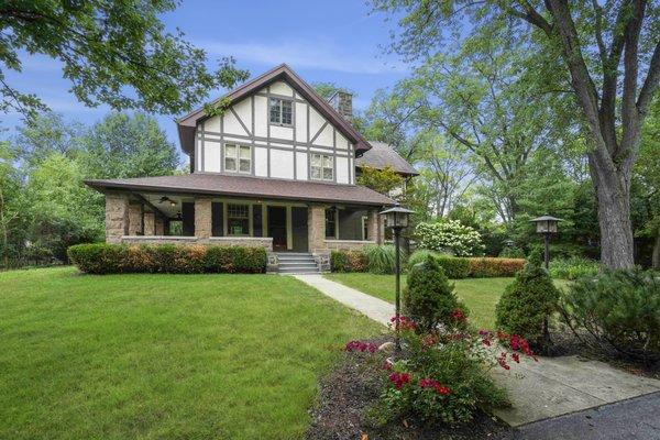 One of Flossmoor's Beautiful Homes