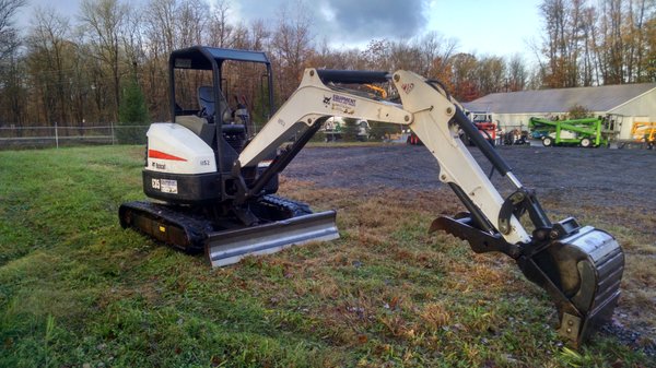 Open Cab Excavators have 100% visibility allowing for precise digs