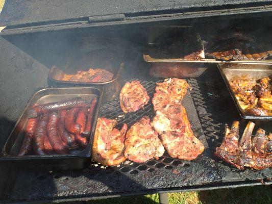 Heats BBQ