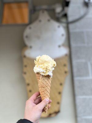 double mini of mango sticky rice and cornbread honey butter