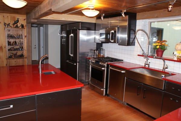 Quartz - Zodiaq - Caroli Red